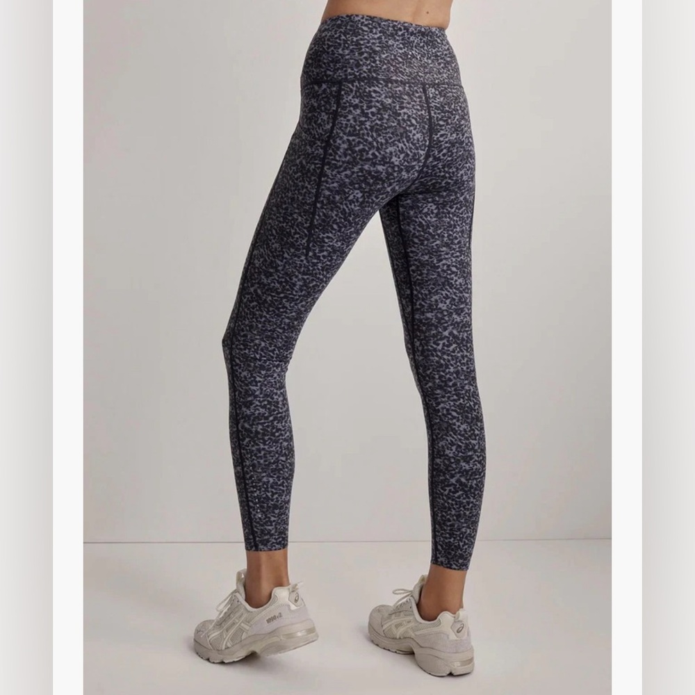Varley leggings - Ebony Blue Cheeta - SIZE: Small